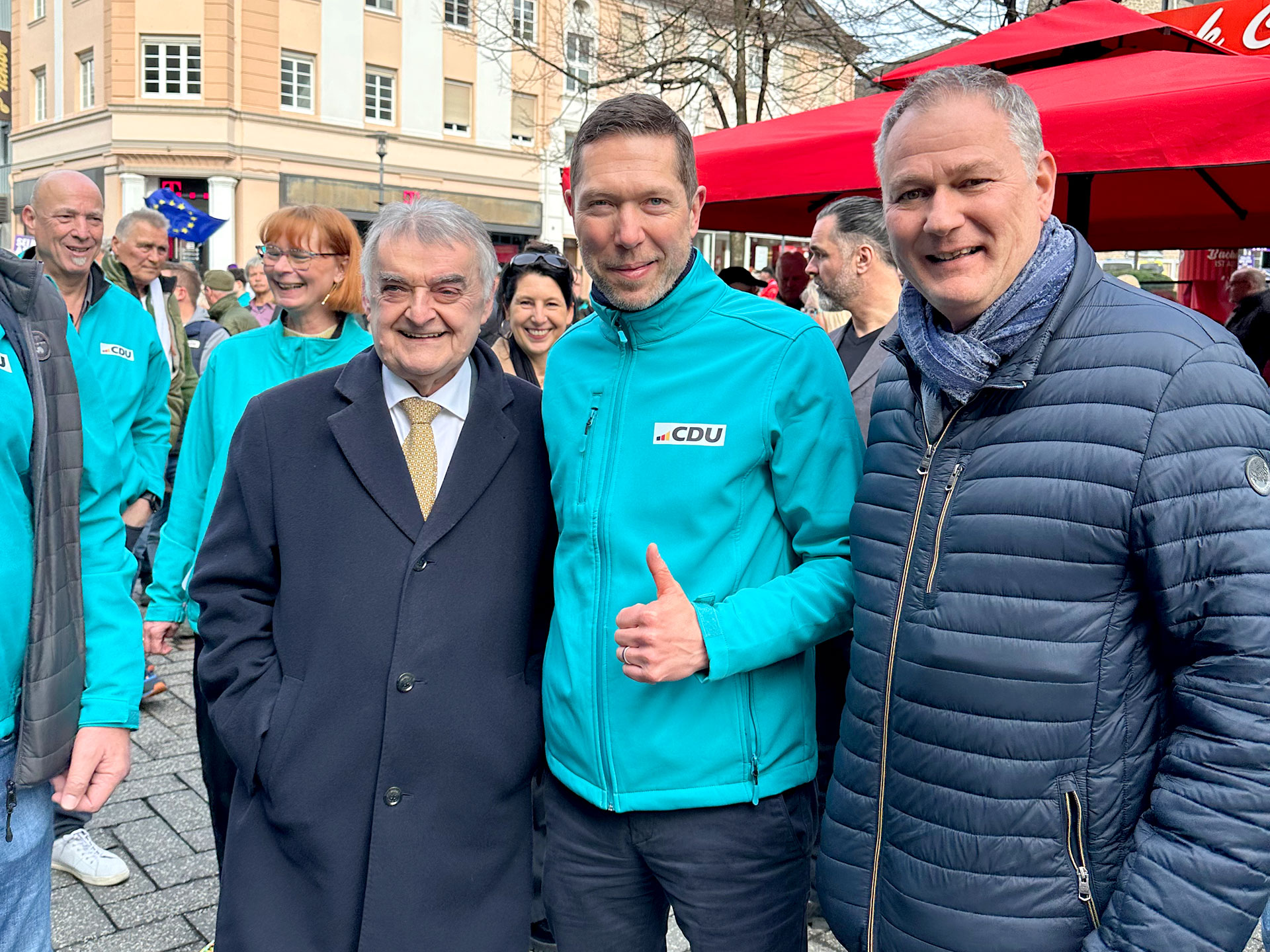 Gut für Gummersbach: gut vernetzt mit Bund und Land – hier mit Innenminister Herbert Reul (MdL) und Dr. Carsten Brodesser (MdB)